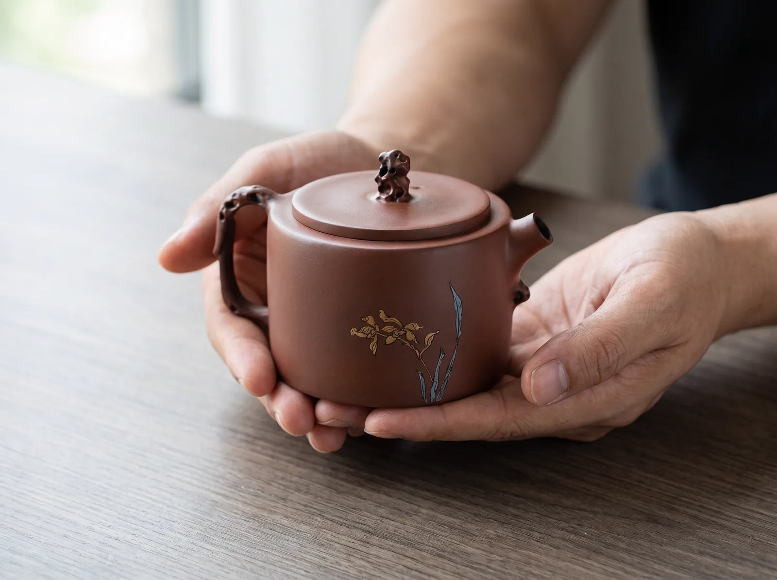 Jianshui – Jinglan Floral Teapot in the product gallery