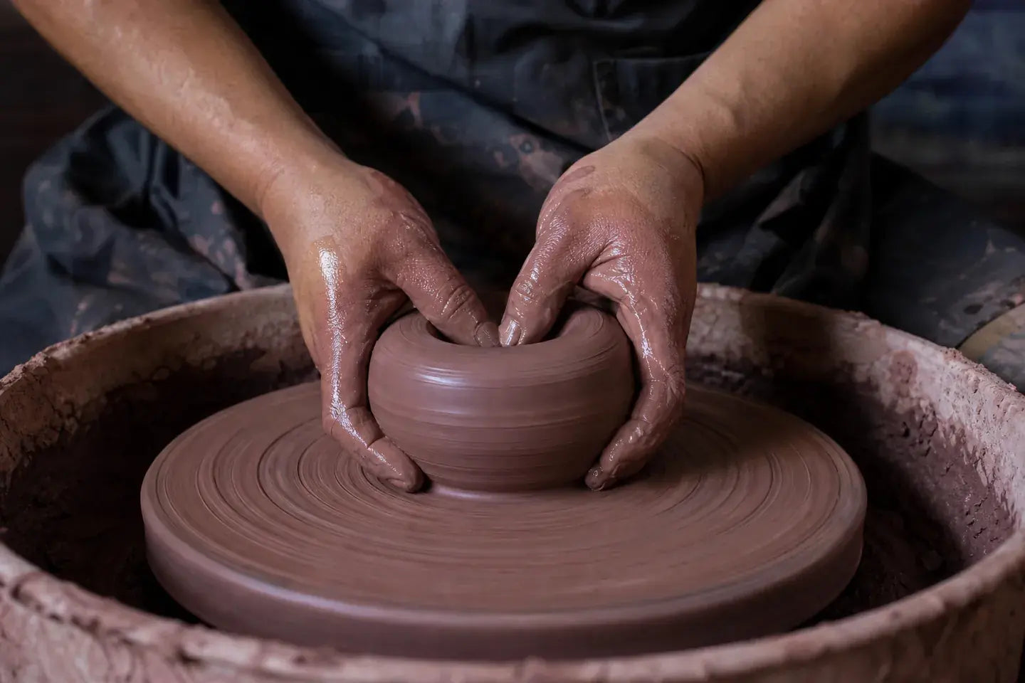 Opening the centre of raw Jianshui clay