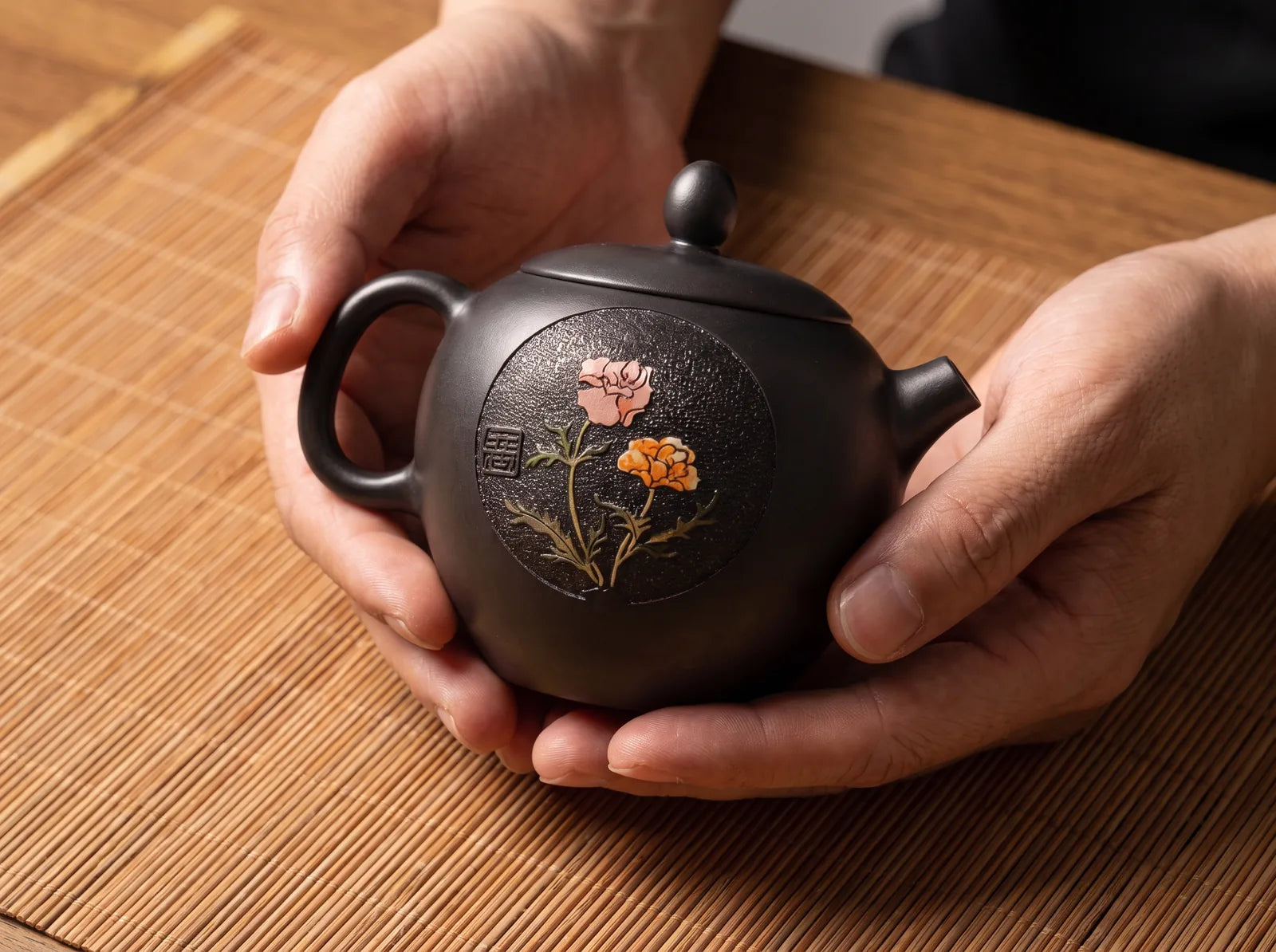 Jianshui – Black Pearl Blossom in the product gallery