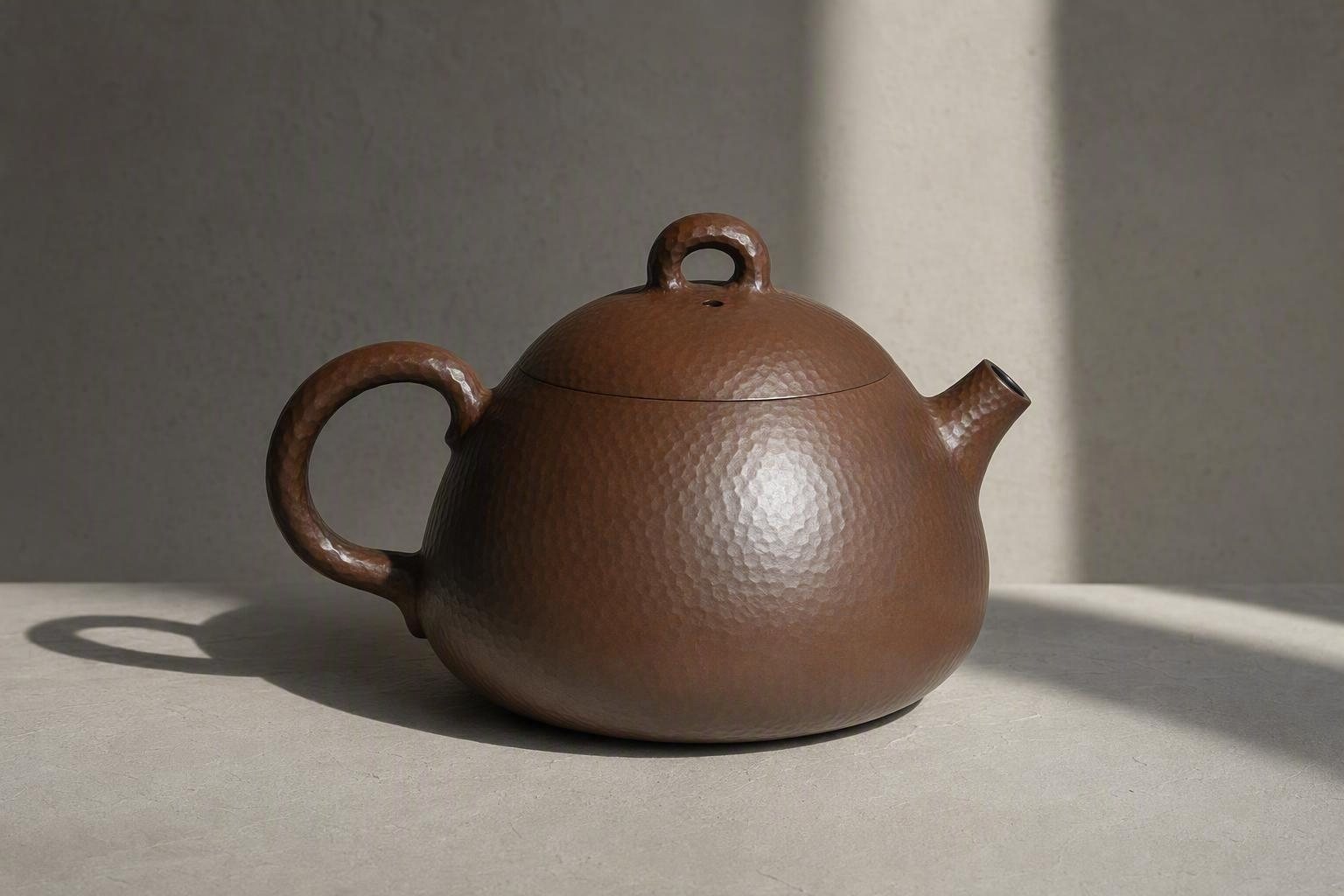 The form of this Jianshui teapot