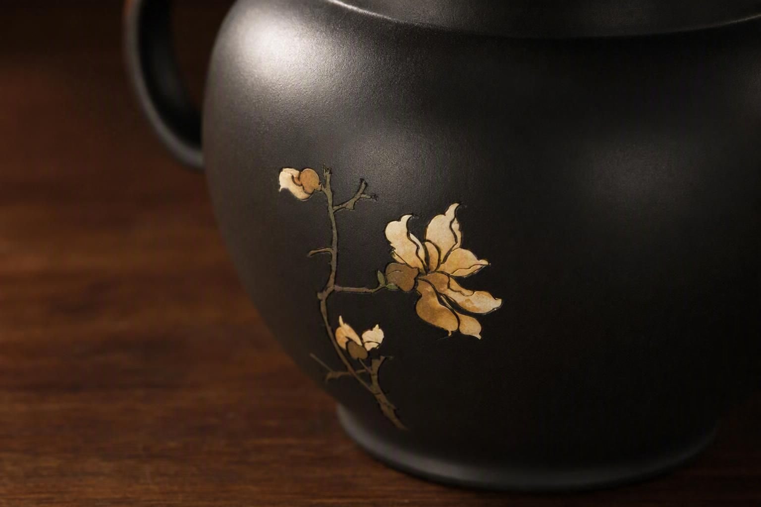 Floral Black Duo Zhi: pale flowering branch in black Jianshui clay