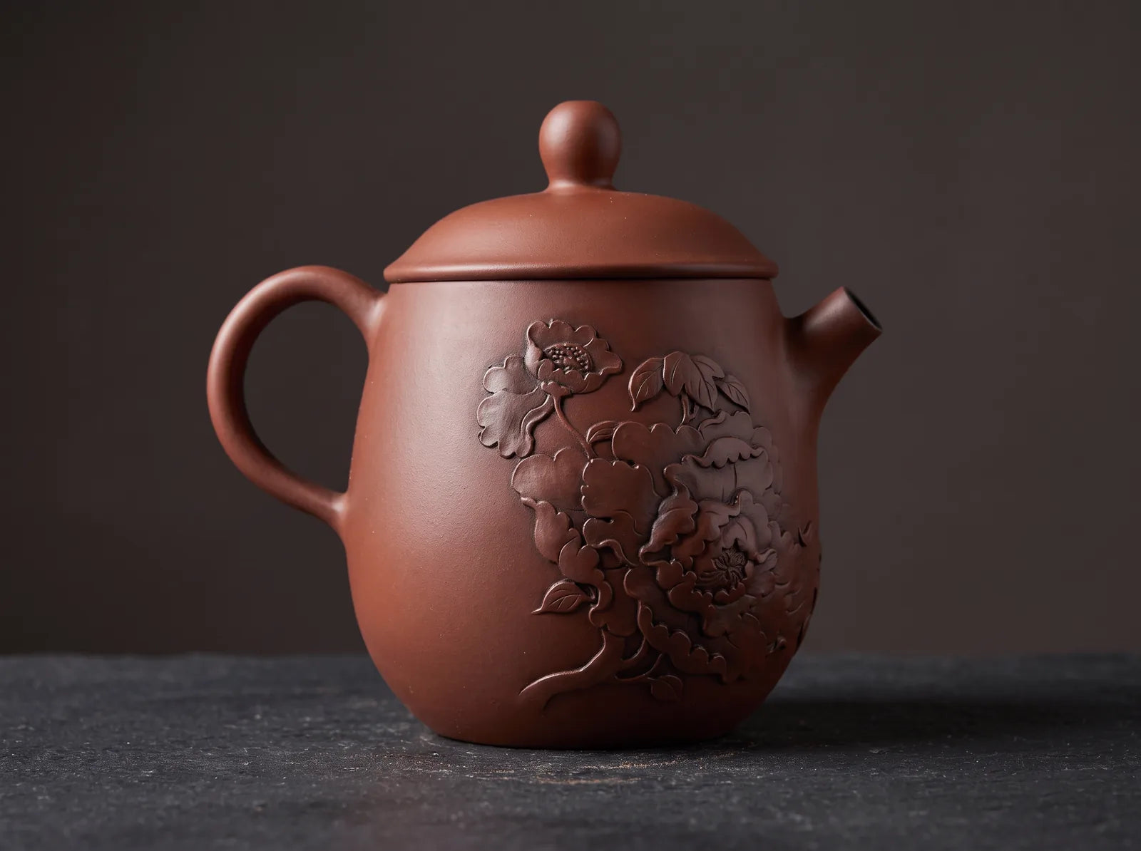 The form of this Jianshui teapot