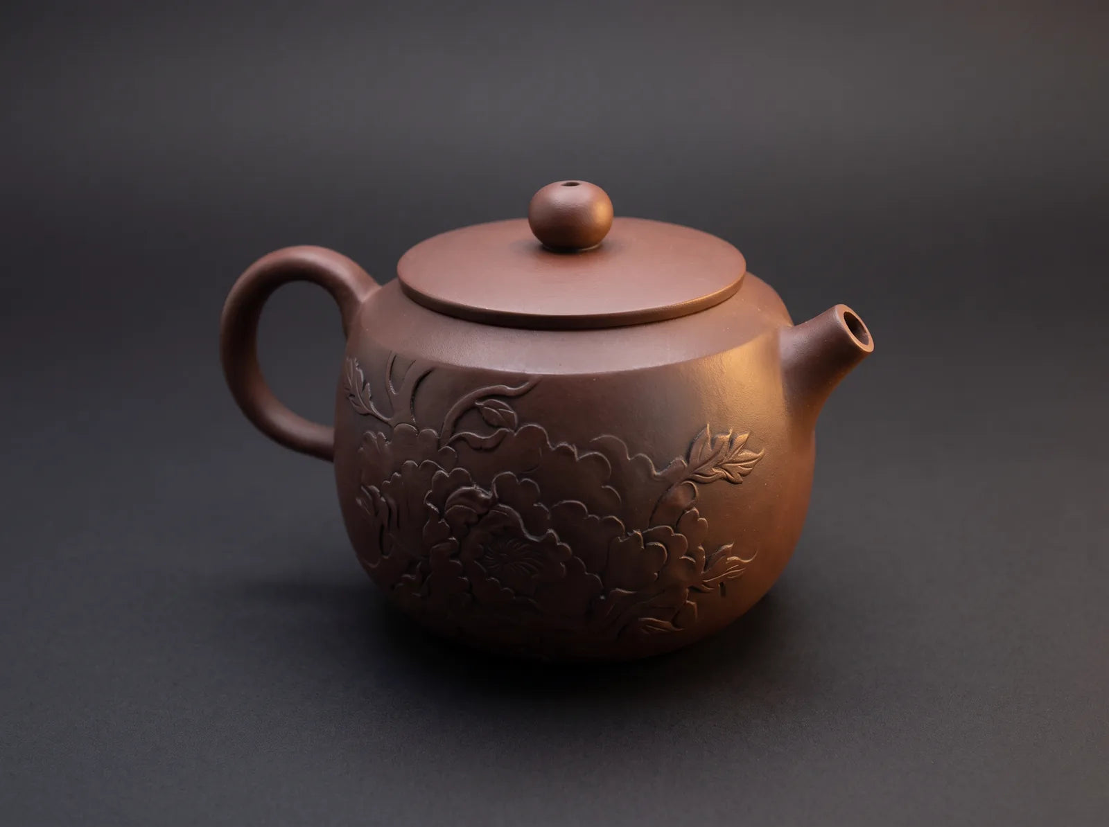 The form of this Jianshui teapot