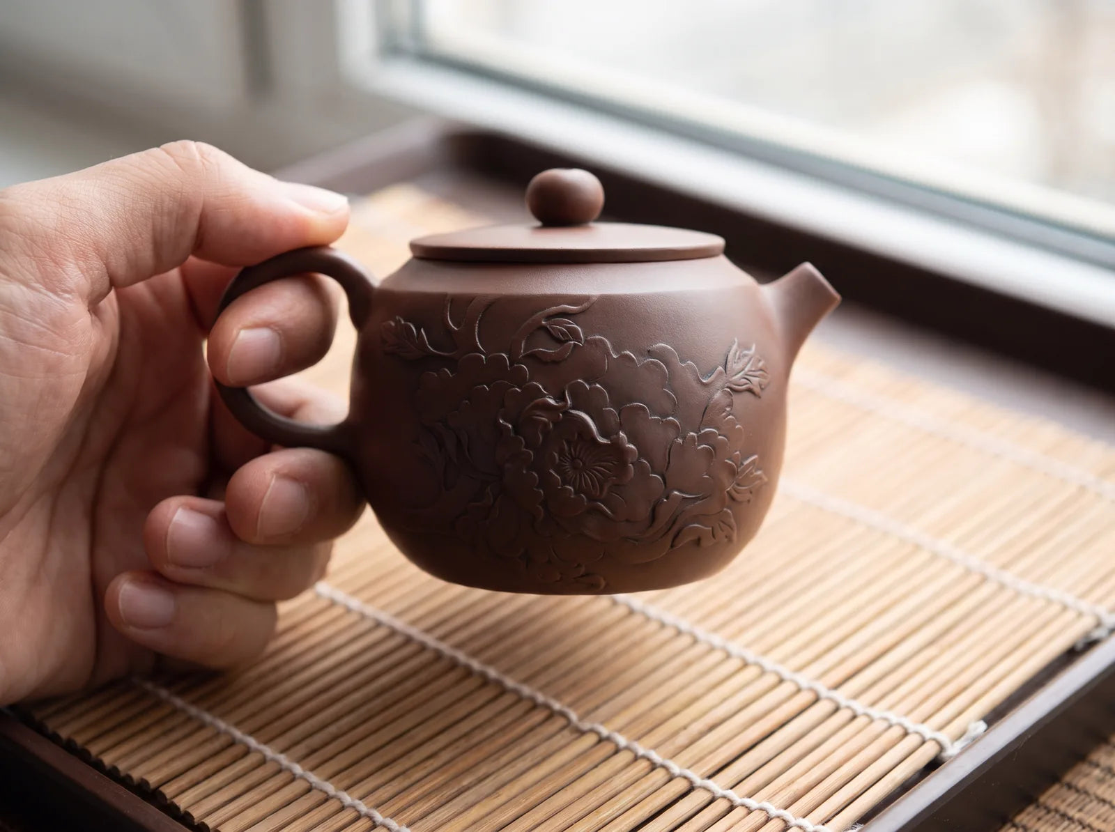 Jianshui  – Relief Teapot in the product gallery